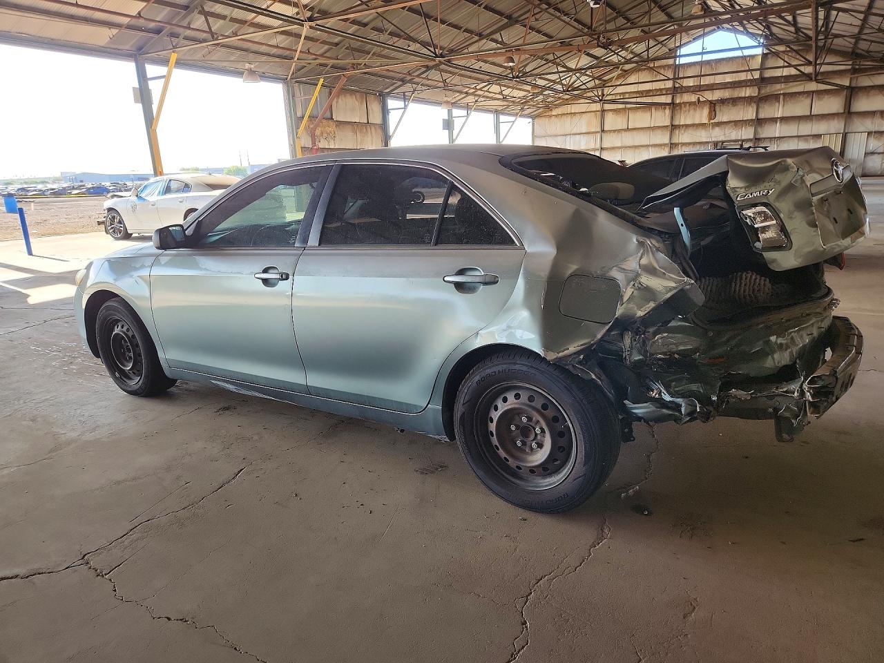 2009 TOYOTA CAMRY LE photo 3