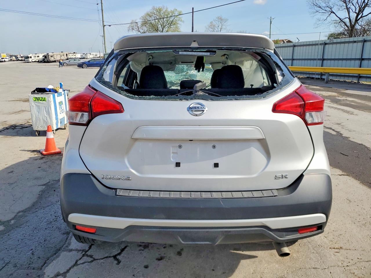 2018 NISSAN KICKS SR photo 11