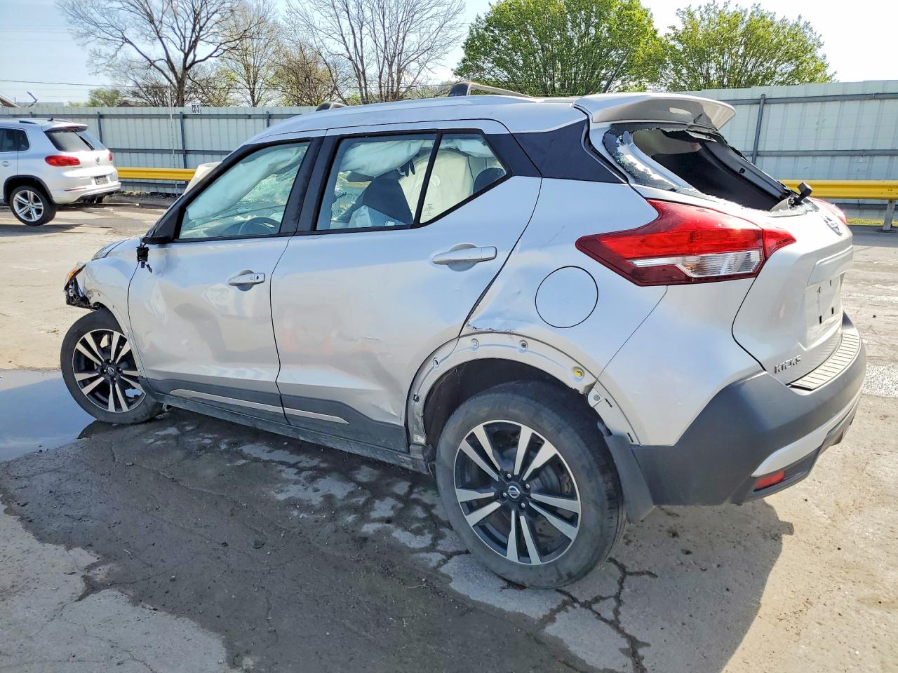 2018 NISSAN KICKS SR photo 3