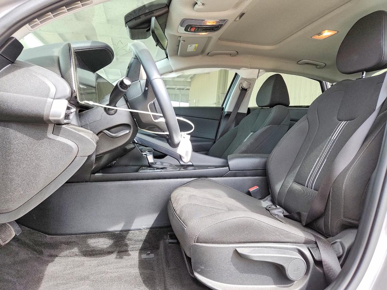 2025 HYUNDAI ELANTRA SEL CONVENIENCE photo 19