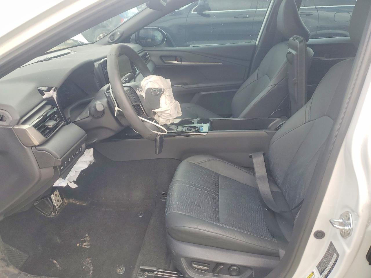 2025 TOYOTA CAMRY XSE photo 13