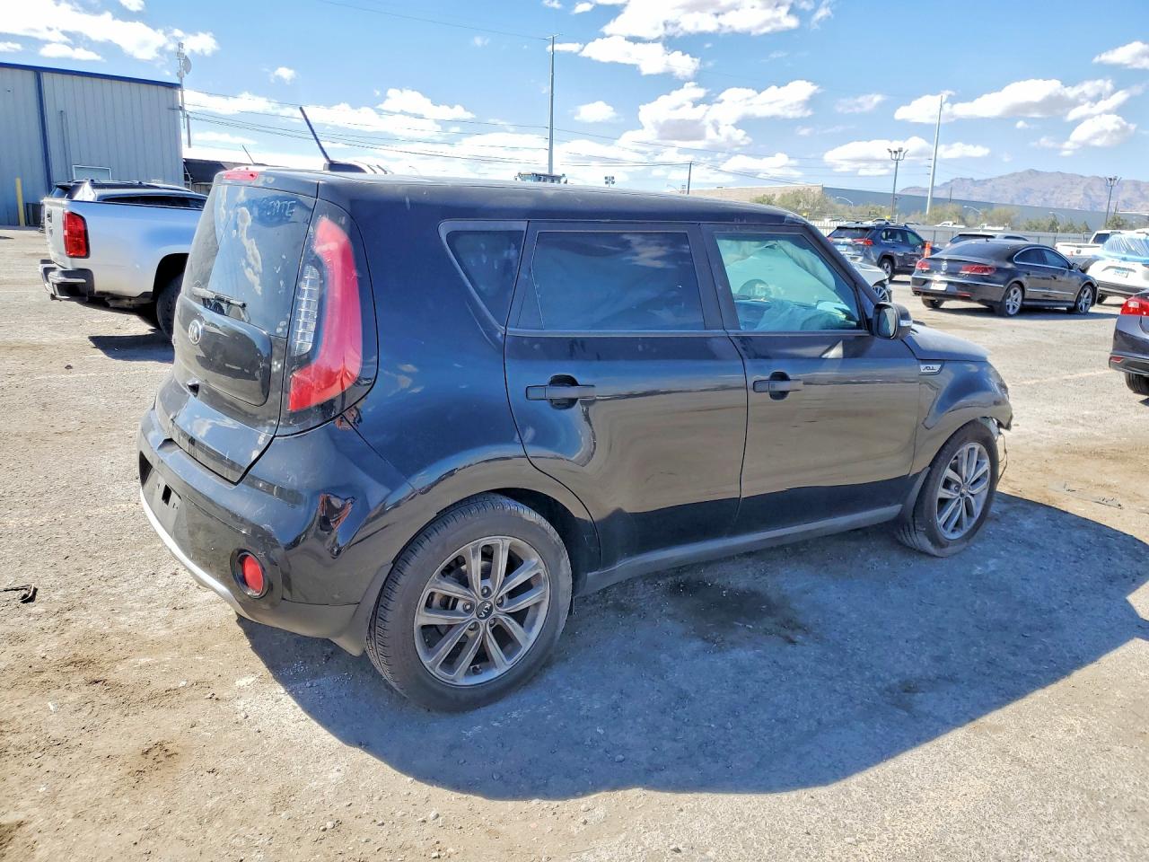 2017 KIA SOUL + photo 7