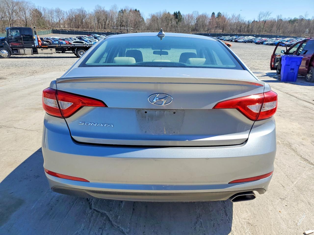 2015 HYUNDAI SONATA SE photo 6