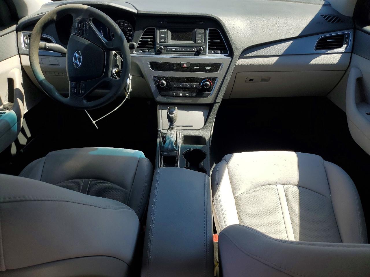 2015 HYUNDAI SONATA SE photo 8