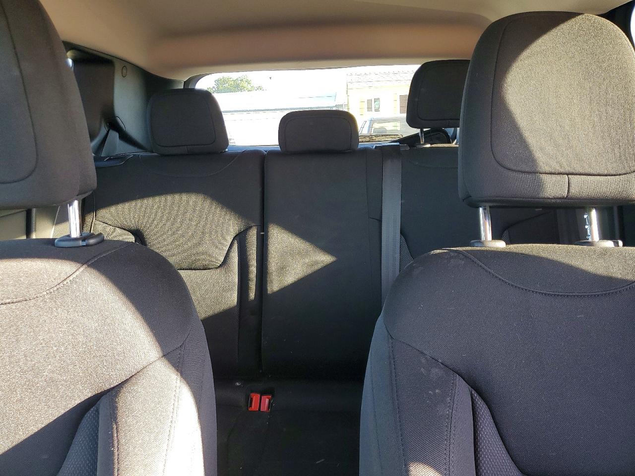 2023 JEEP RENEGADE LATITUDE photo 28