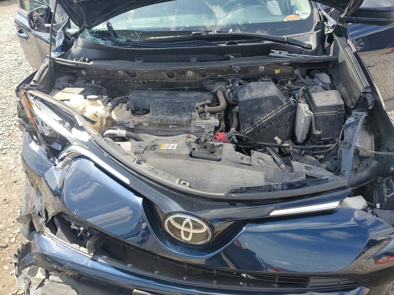 2018 TOYOTA RAV4 LE photo 23