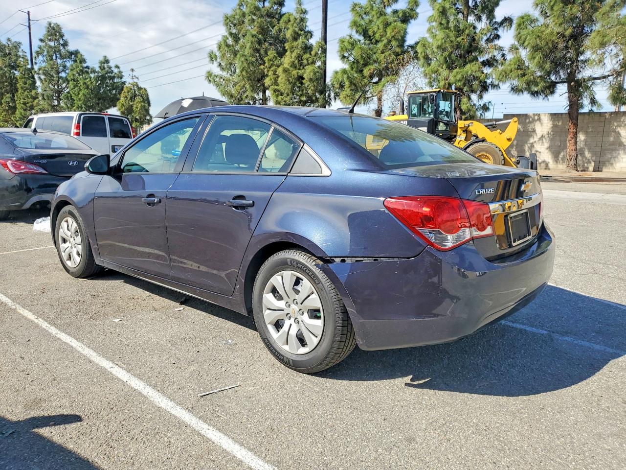 2014 CHEVROLET CRUZE LS photo 3