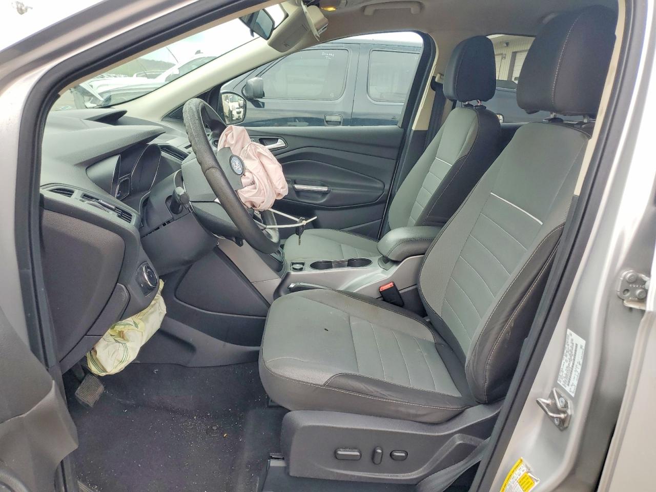 2015 FORD ESCAPE SE photo 19