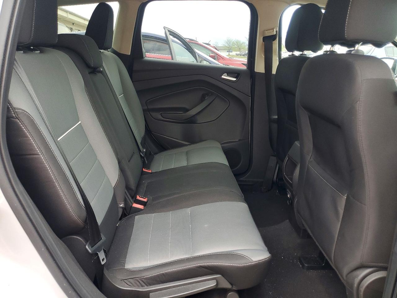 2015 FORD ESCAPE SE photo 31