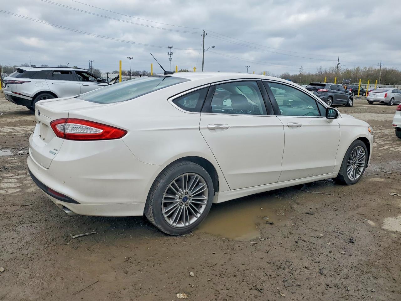2014 FORD FUSION SE photo 5