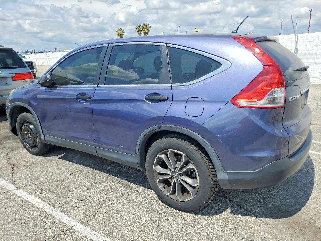 2013 HONDA CR-V LX photo 2
