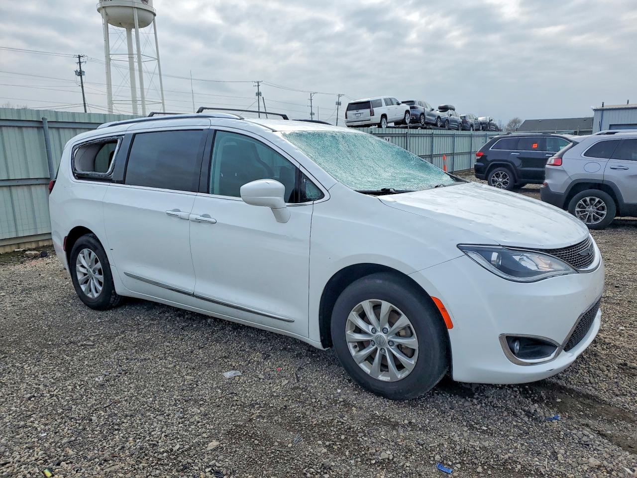 2019 CHRYSLER PACIFICA TOURING L photo 7