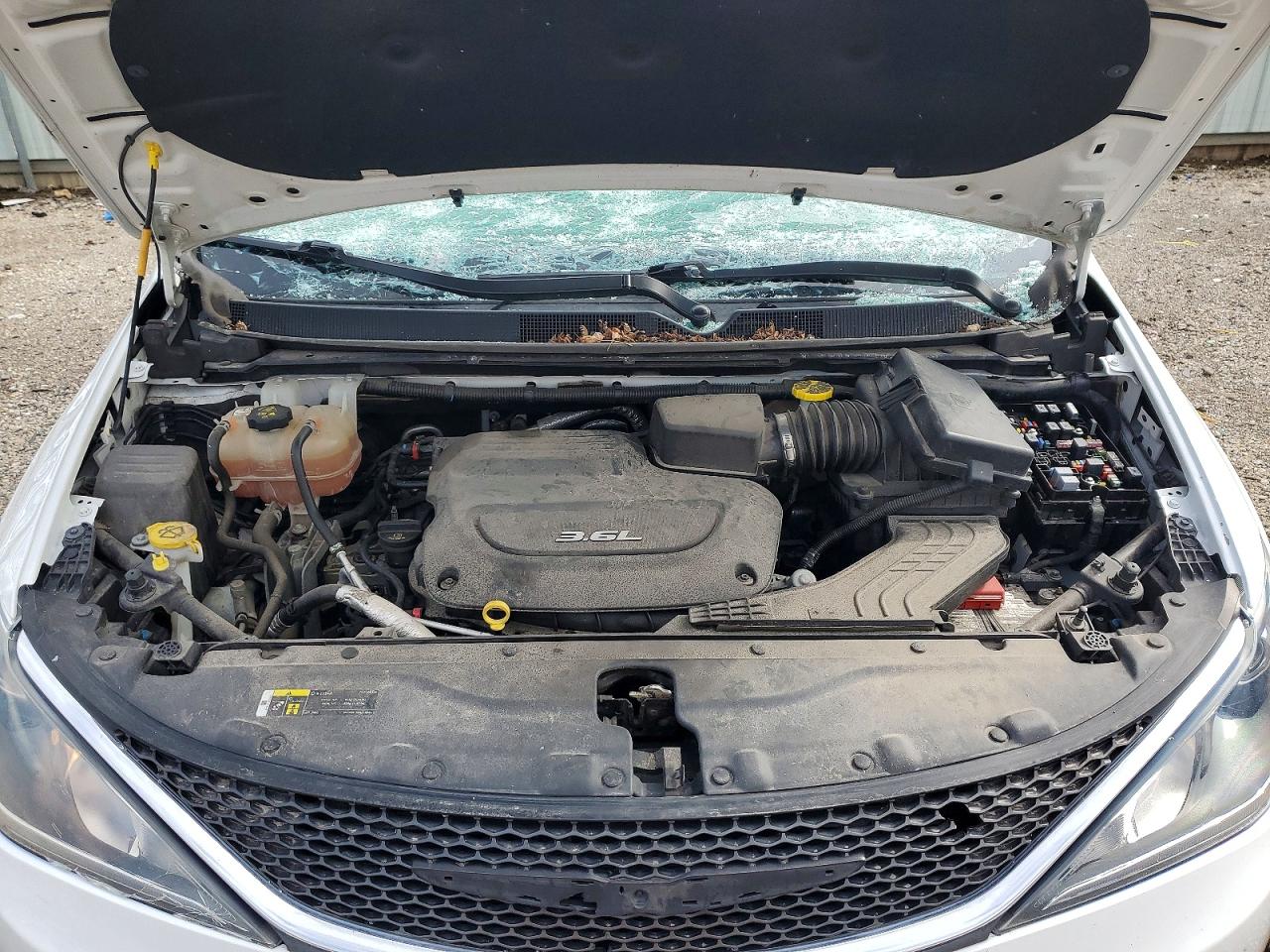 2019 CHRYSLER PACIFICA TOURING L photo 23