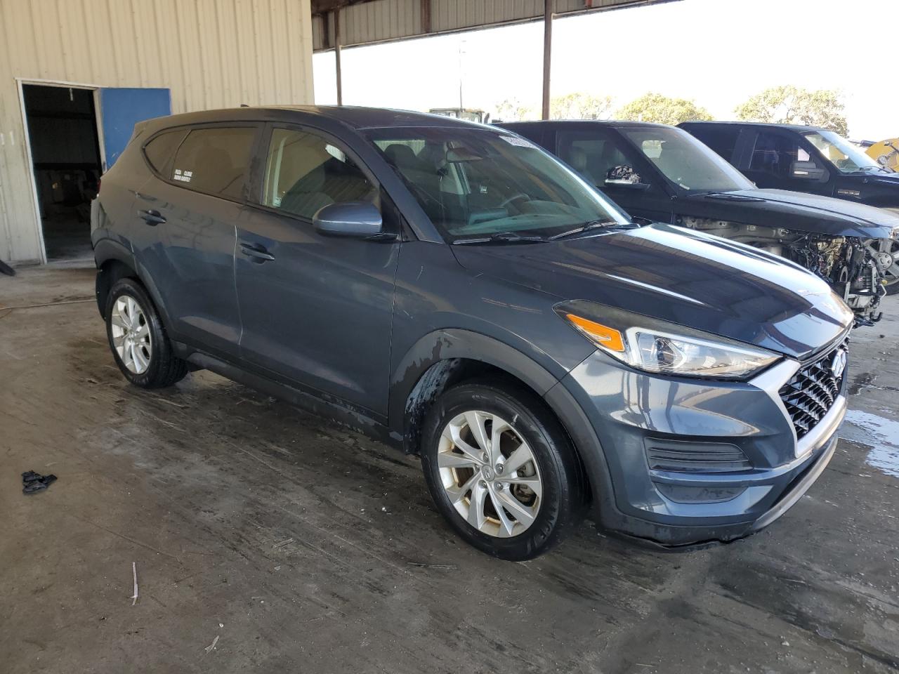 2019 HYUNDAI TUCSON SE photo 4