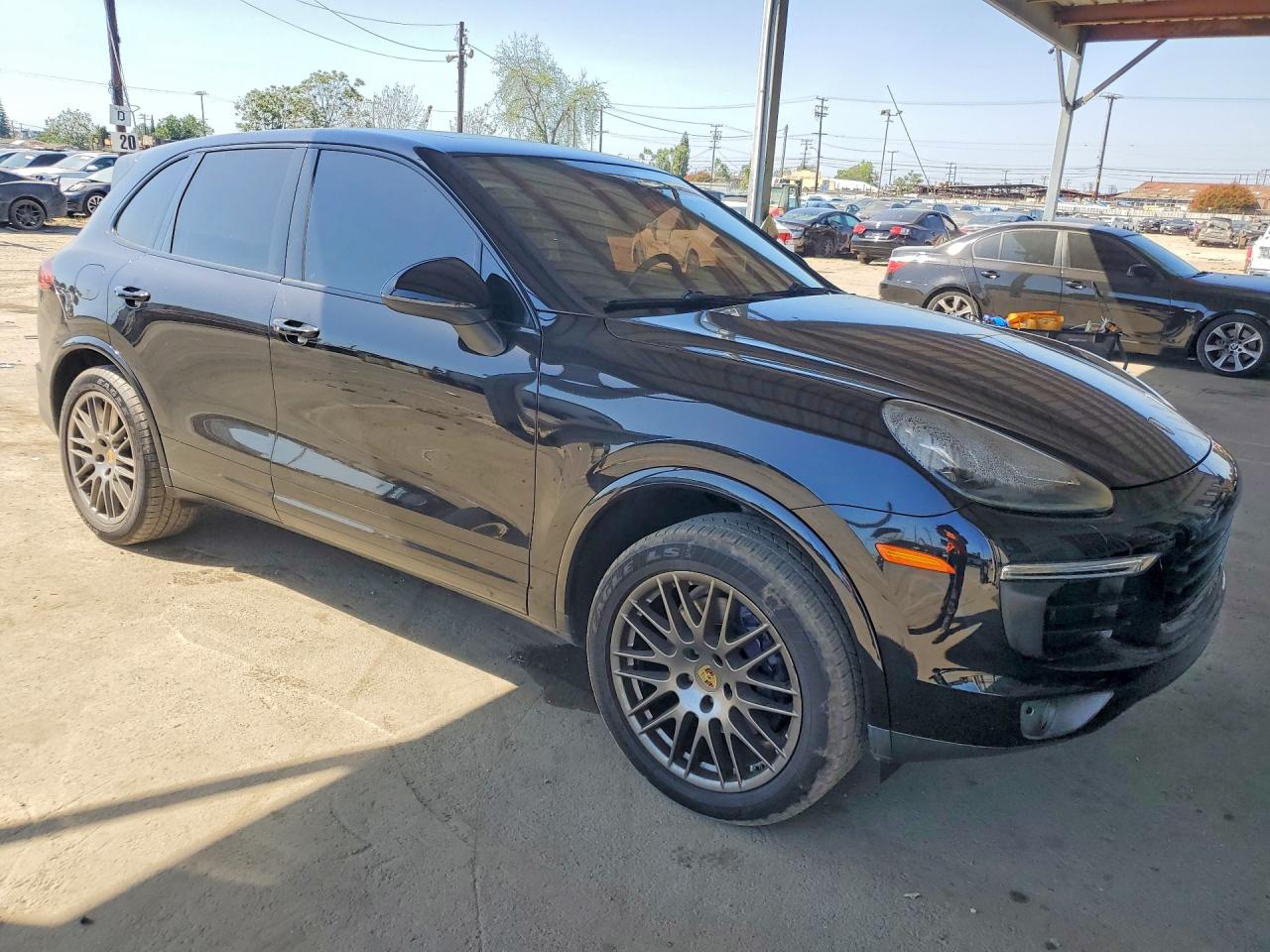 2017 PORSCHE CAYENNE photo 4