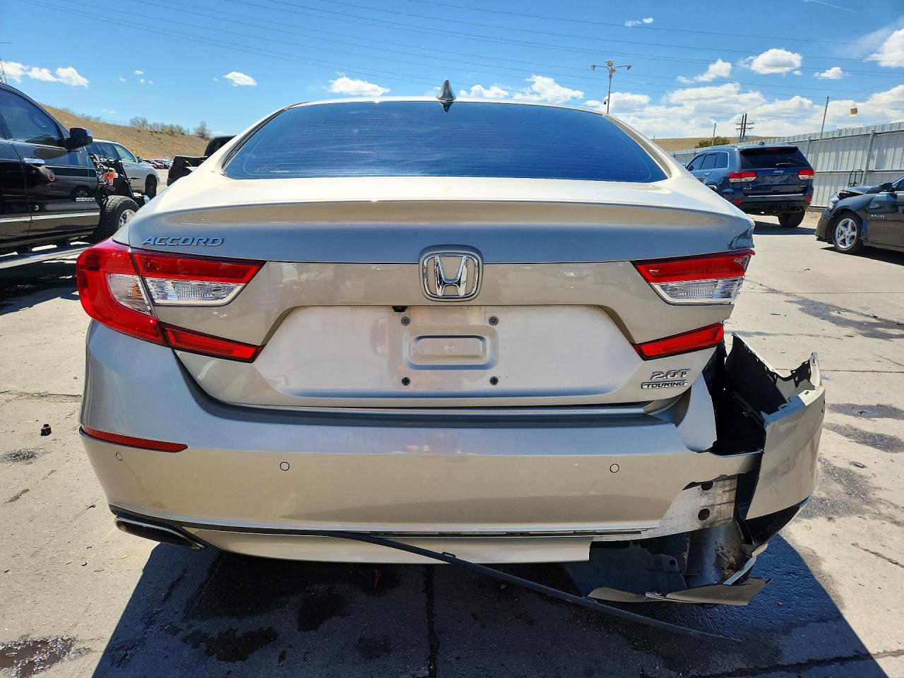2018 HONDA ACCORD TOURING photo 6