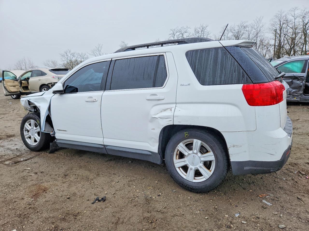 2015 GMC TERRAIN SLE photo 4