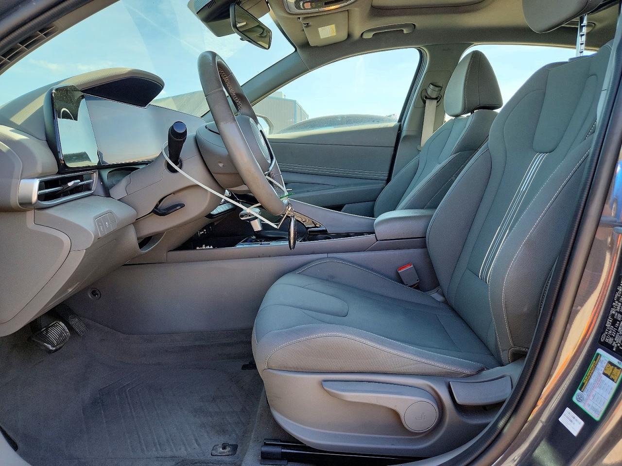2024 HYUNDAI ELANTRA SEL photo 19