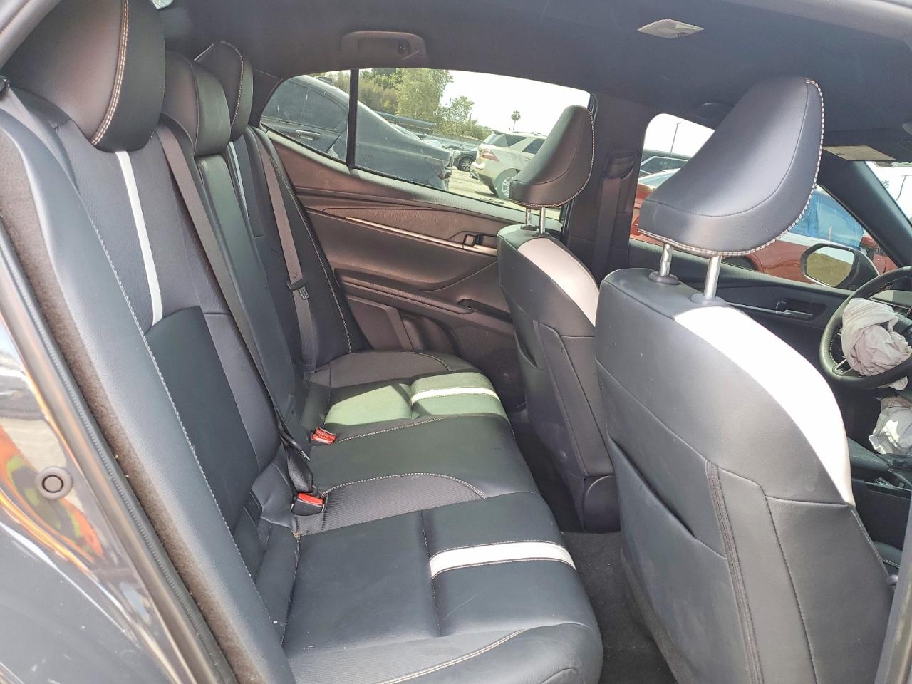 2025 TOYOTA CAMRY SE photo 28