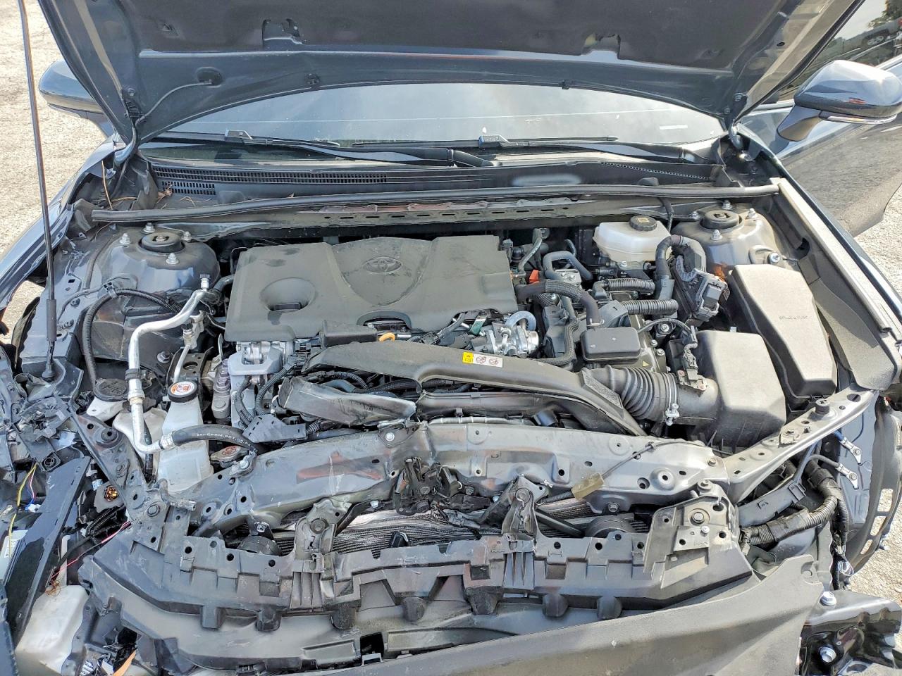 2025 TOYOTA CAMRY SE photo 31