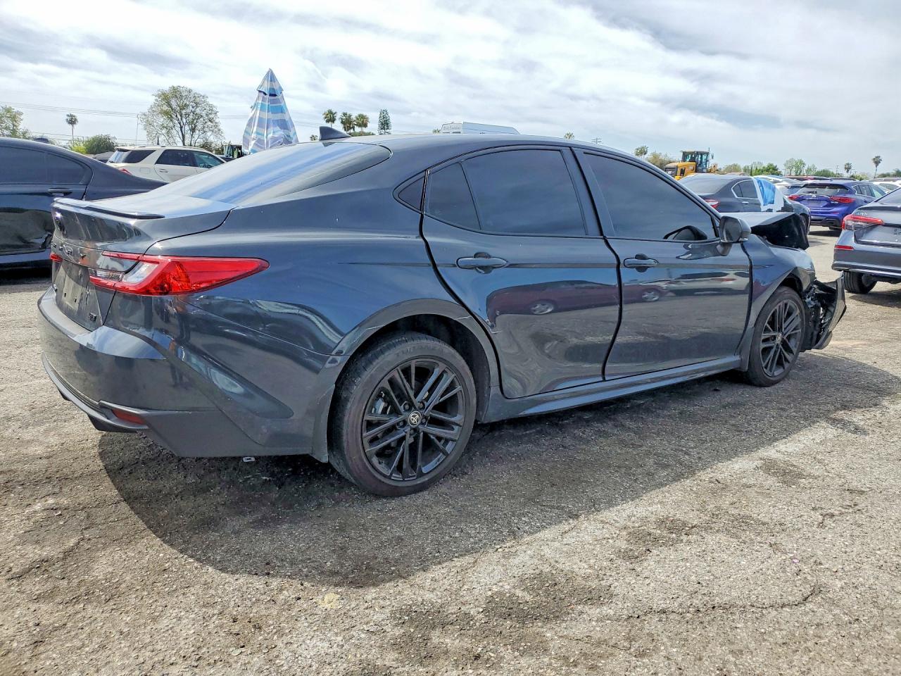 2025 TOYOTA CAMRY SE photo 7