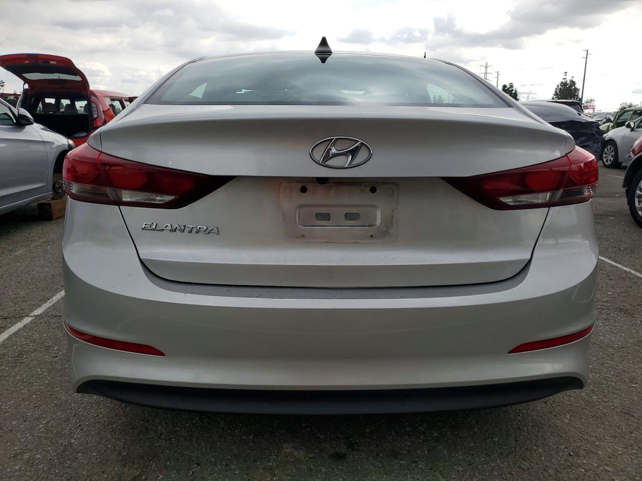 2017 HYUNDAI ELANTRA SE photo 6