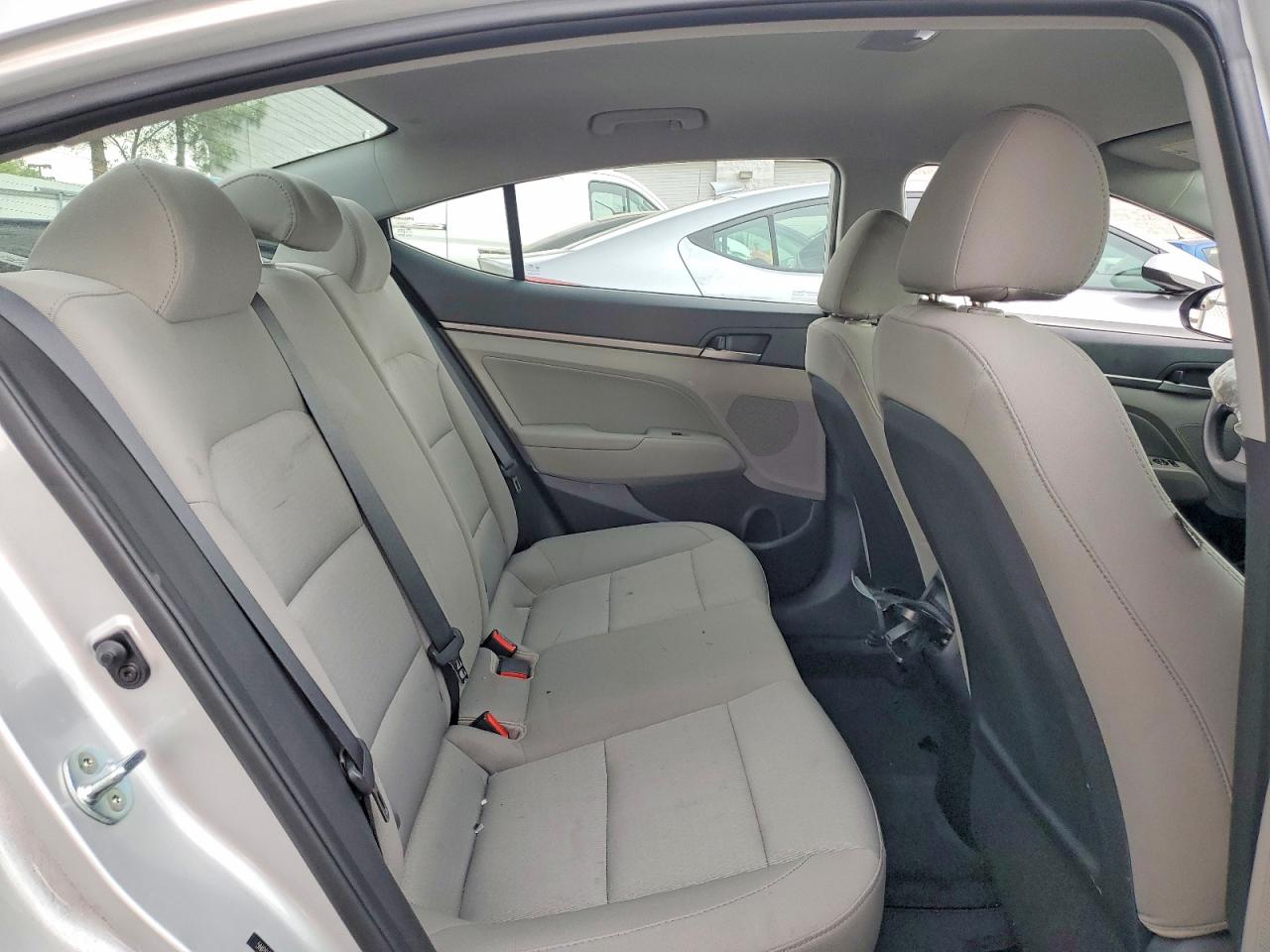 2017 HYUNDAI ELANTRA SE photo 10