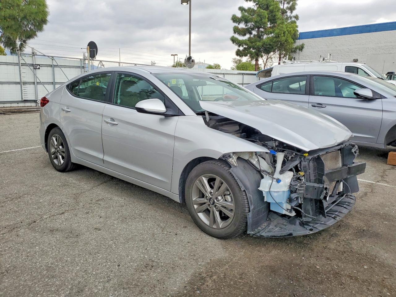 2017 HYUNDAI ELANTRA SE photo 4