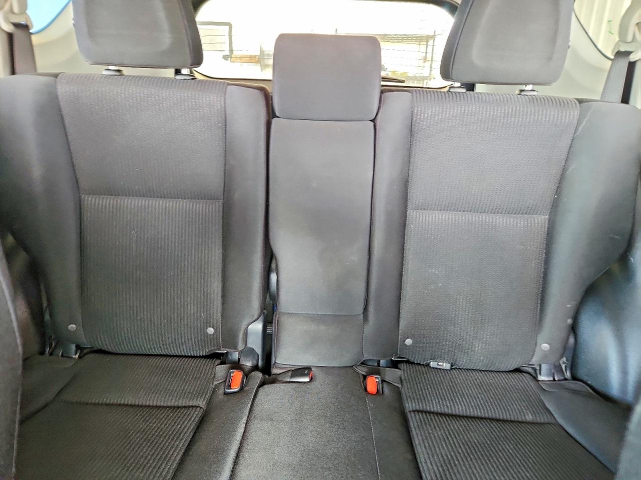 2017 TOYOTA RAV4 LE photo 28