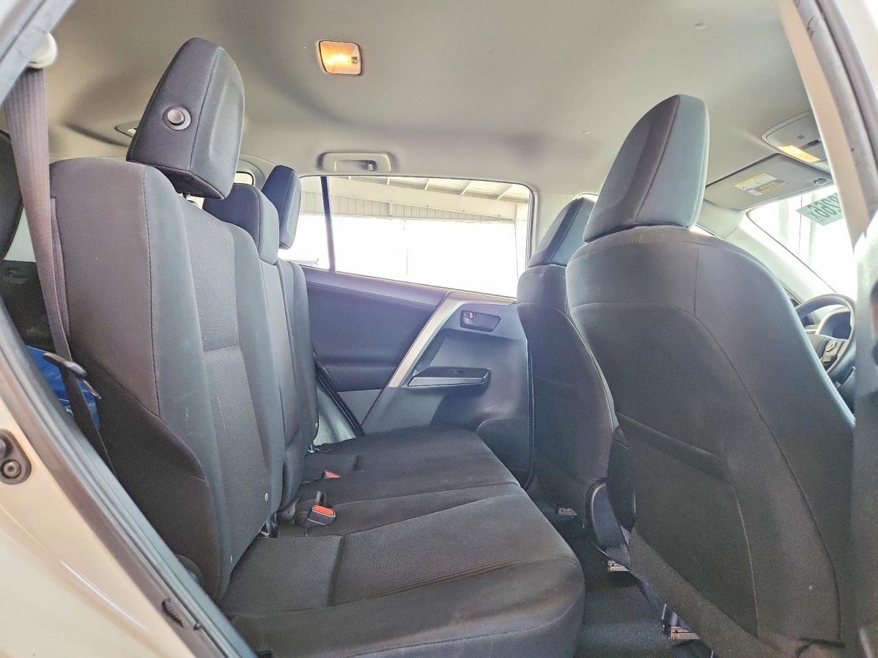 2017 TOYOTA RAV4 LE photo 31
