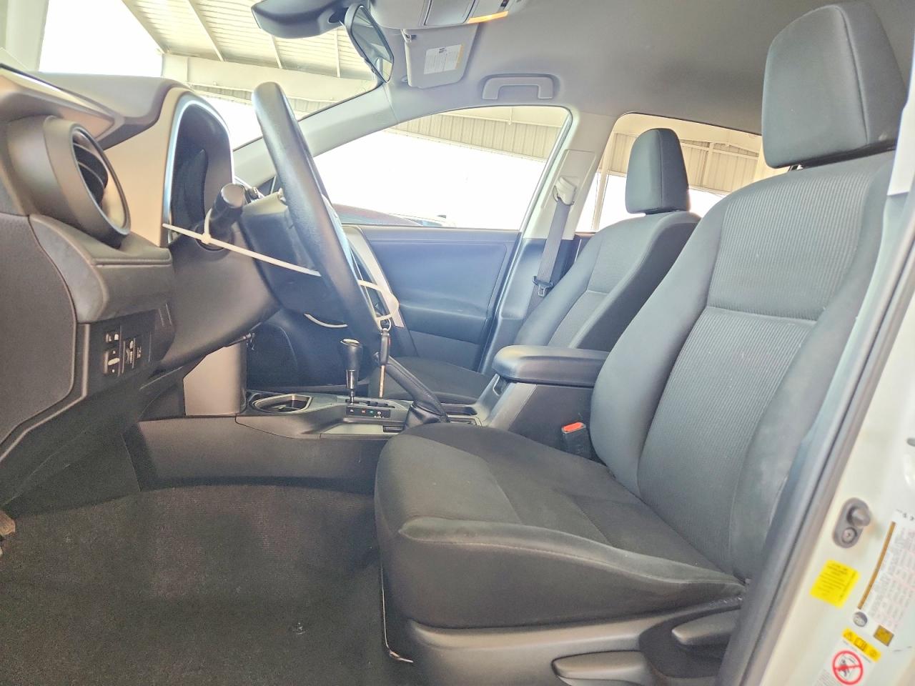 2017 TOYOTA RAV4 LE photo 19