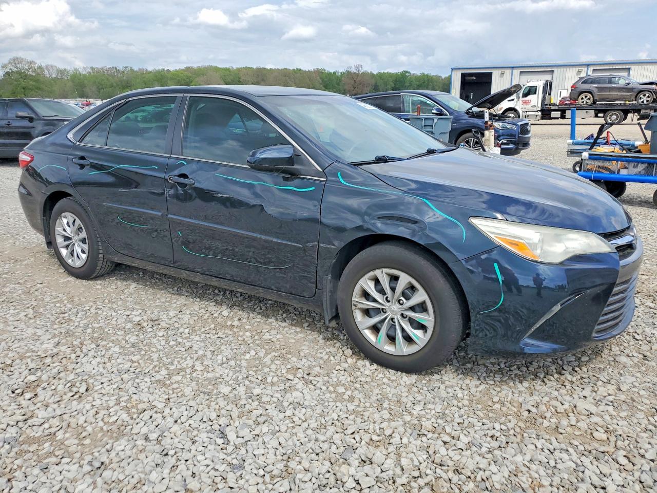 2015 TOYOTA CAMRY LE photo 7