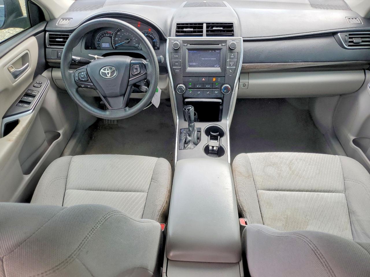 2015 TOYOTA CAMRY LE photo 15