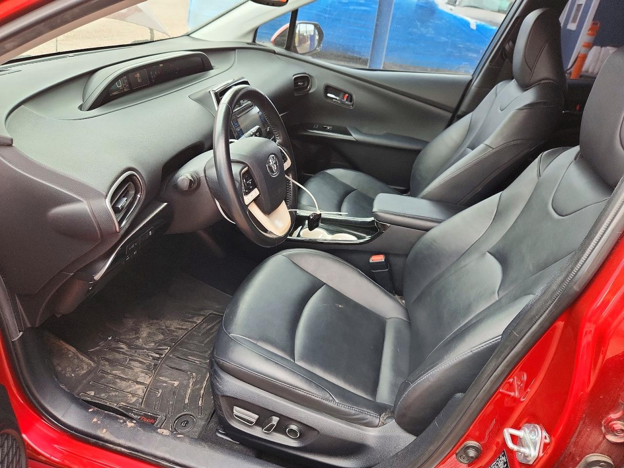 2016 TOYOTA PRIUS FOUR photo 19