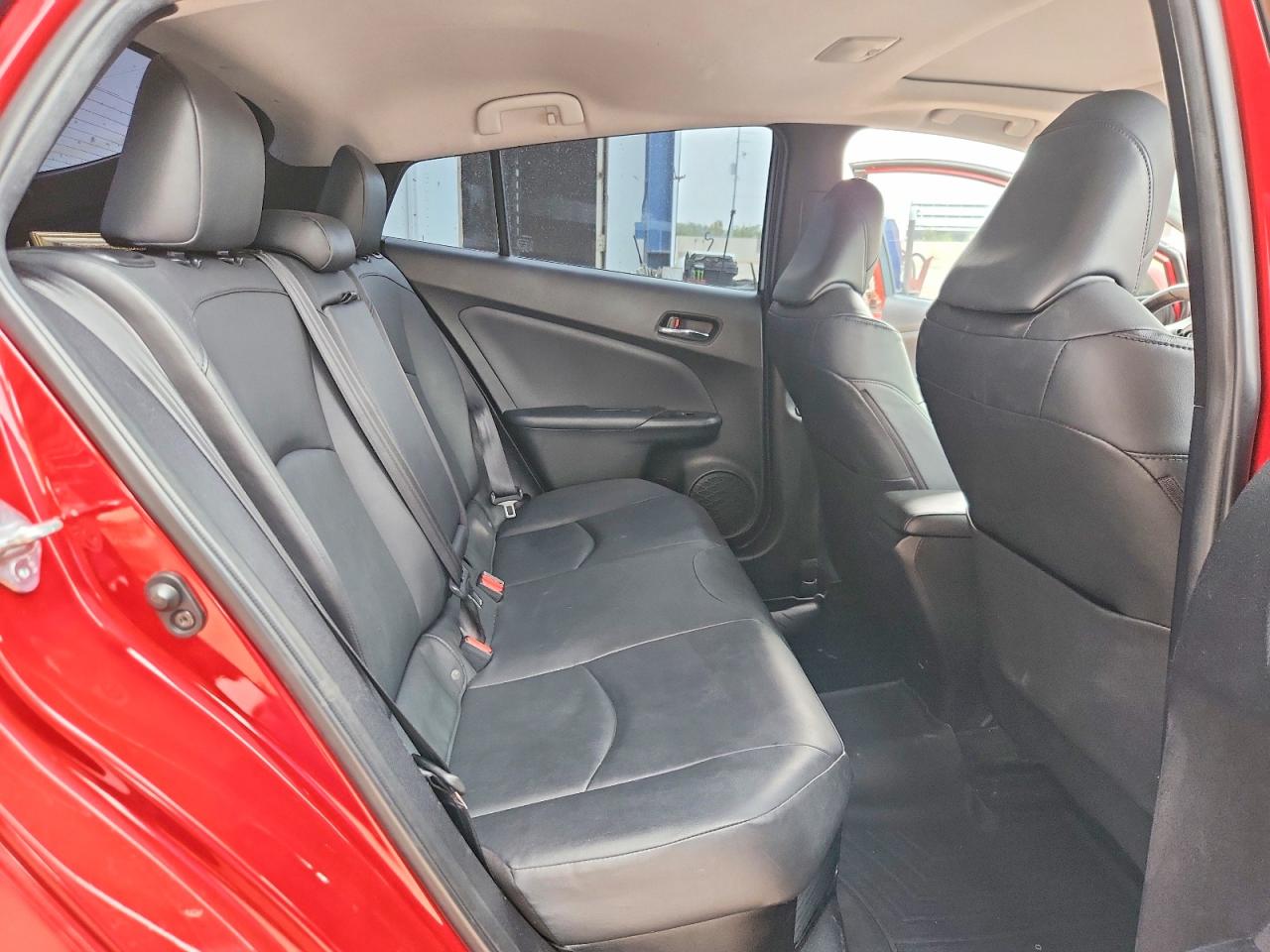 2016 TOYOTA PRIUS FOUR photo 28
