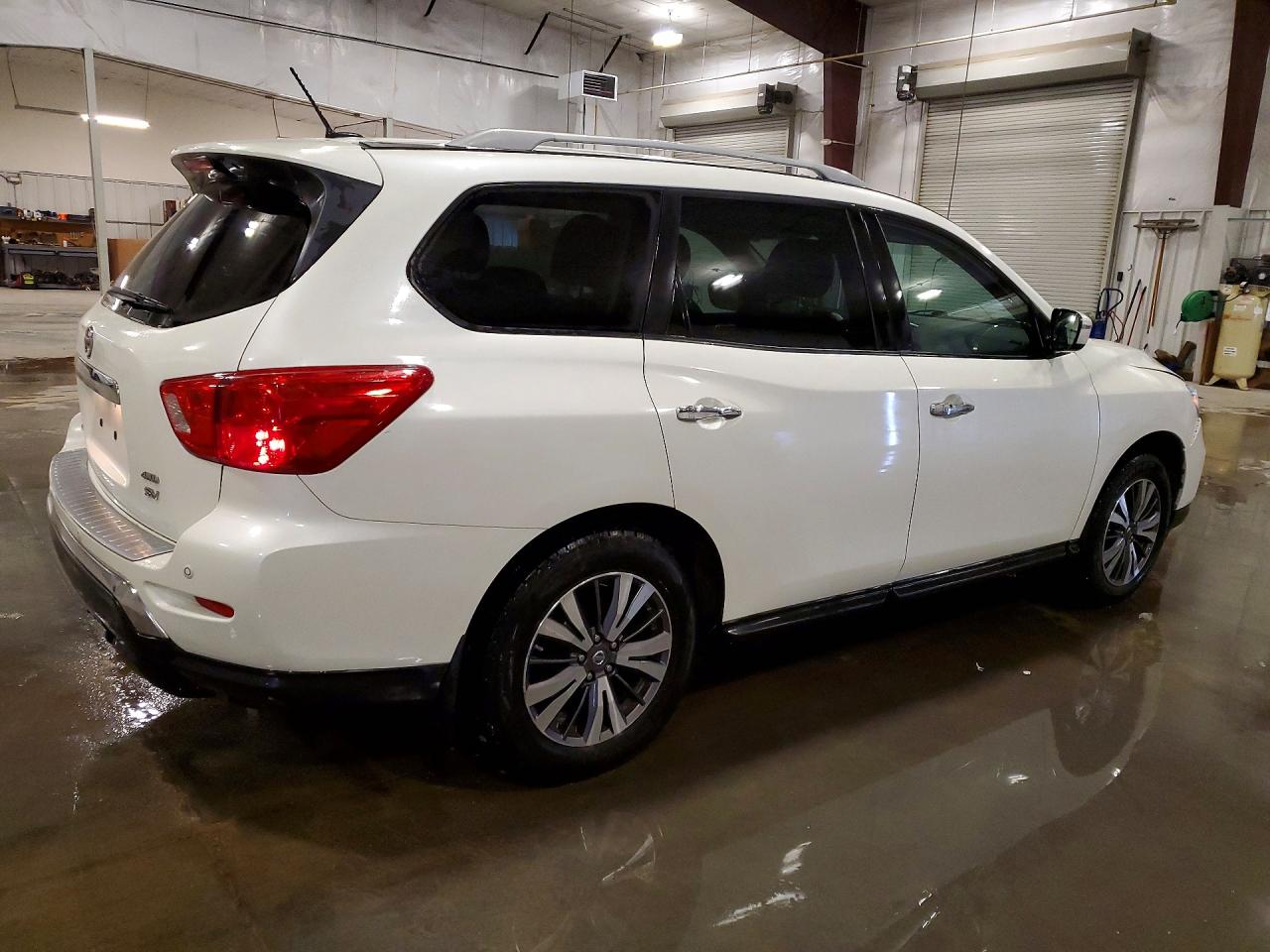 2017 NISSAN PATHFINDER SV photo 5