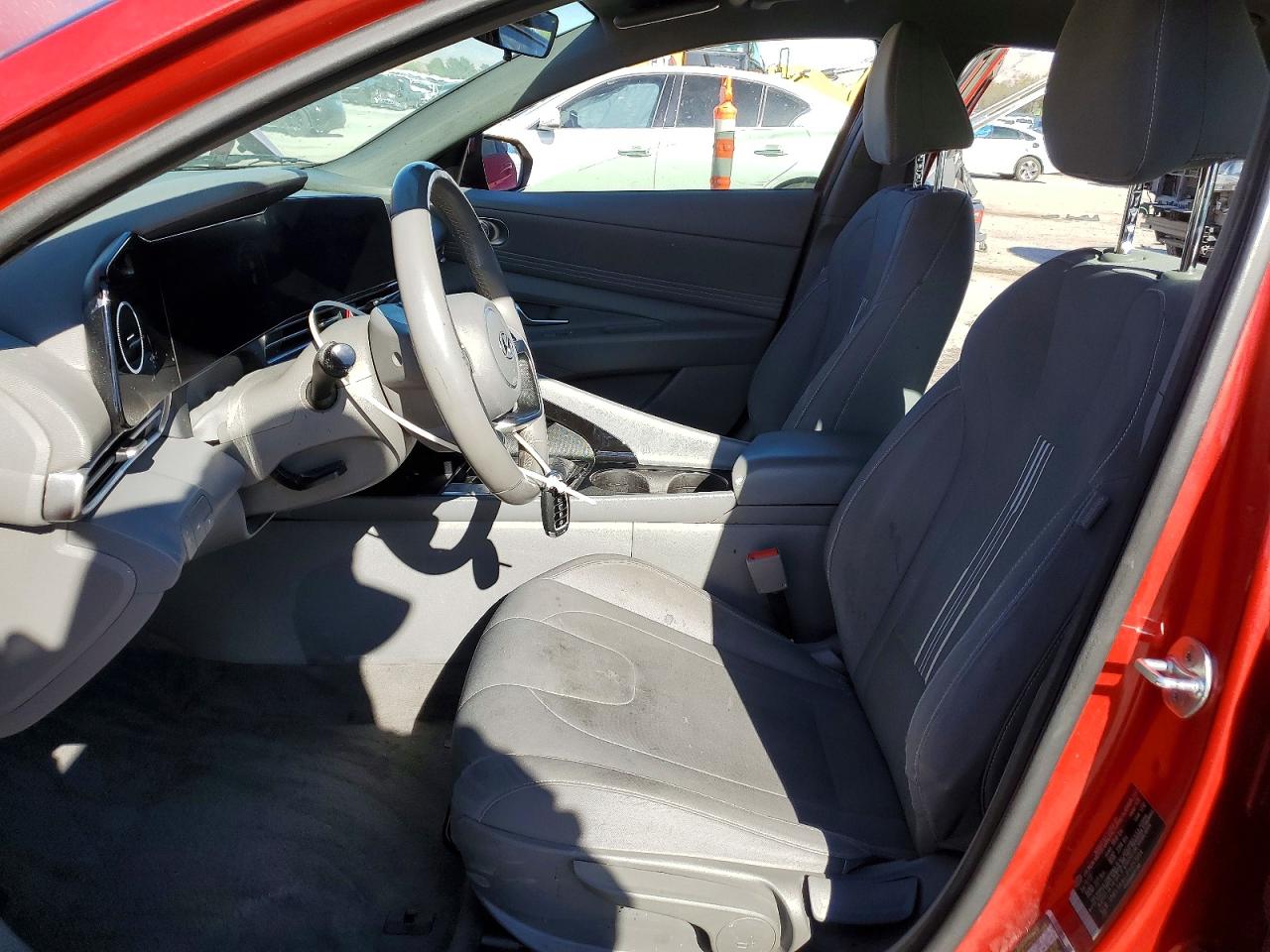 2023 HYUNDAI ELANTRA SEL photo 19