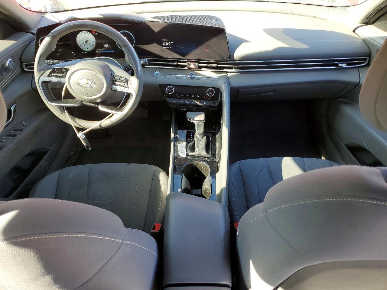 2023 HYUNDAI ELANTRA SEL photo 22