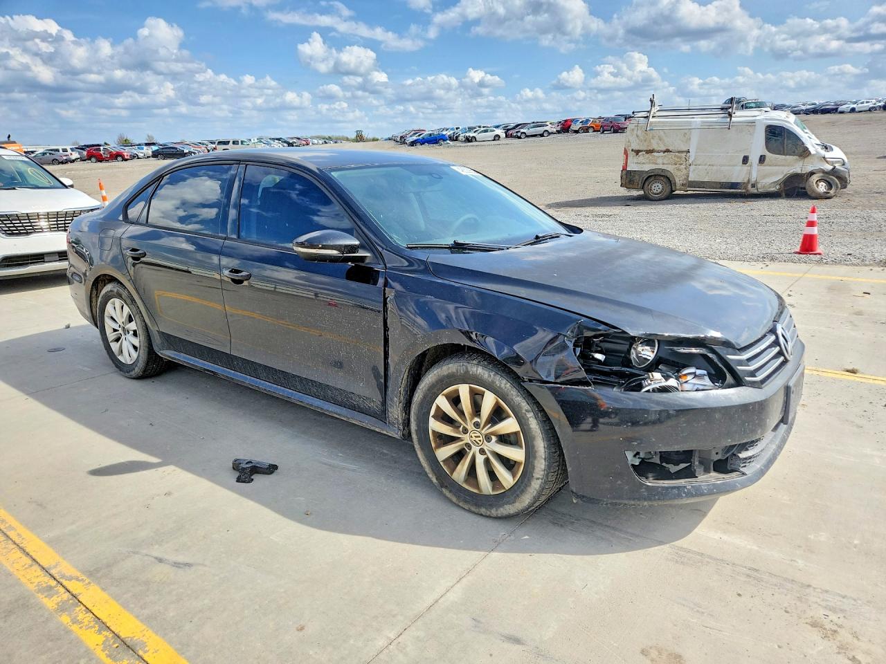 2012 VOLKSWAGEN PASSAT S photo 7
