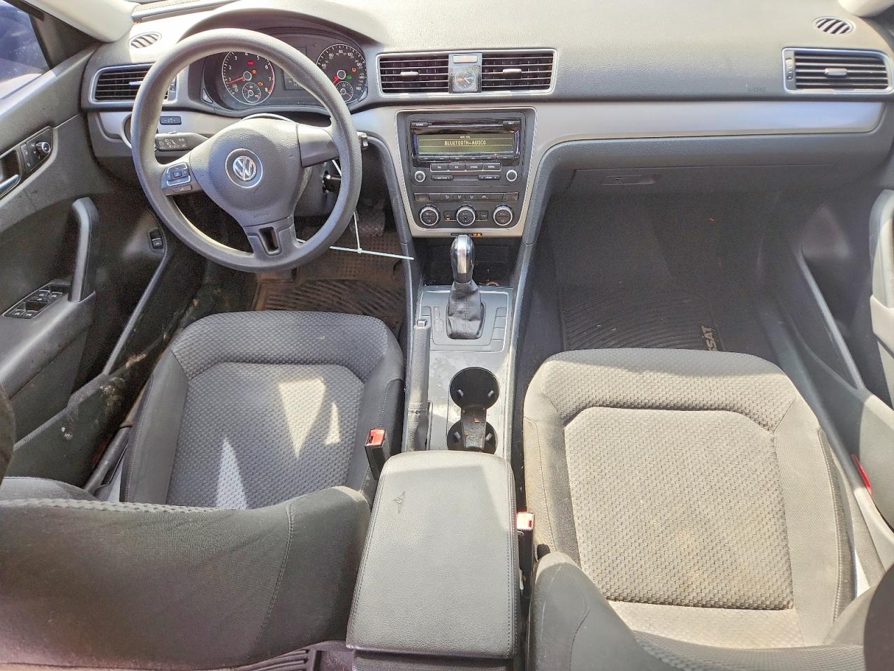 2012 VOLKSWAGEN PASSAT S photo 15