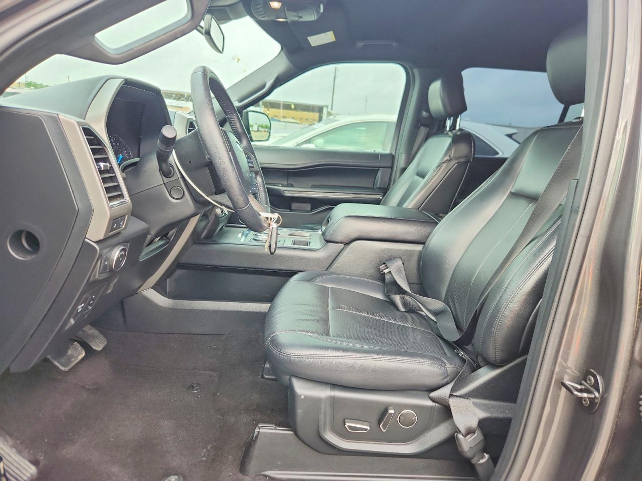 2019 FORD EXPEDITION XLT photo 13