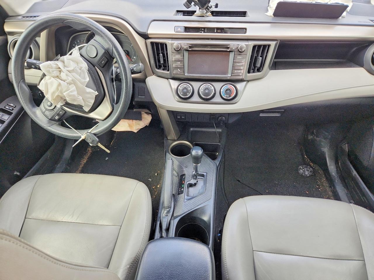 2014 TOYOTA RAV4 LE photo 8