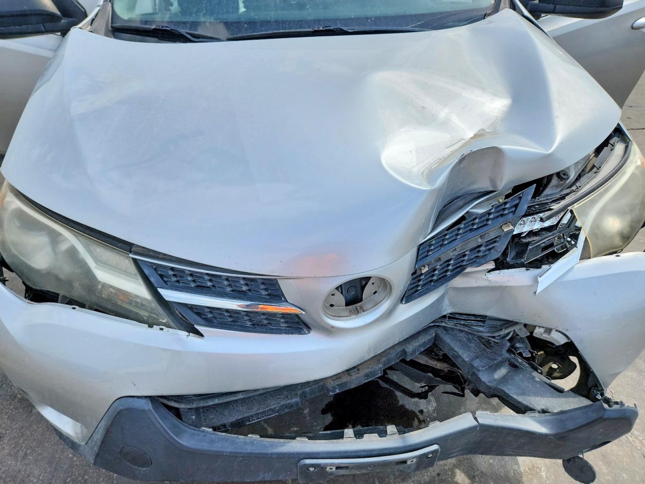 2014 TOYOTA RAV4 LE photo 12
