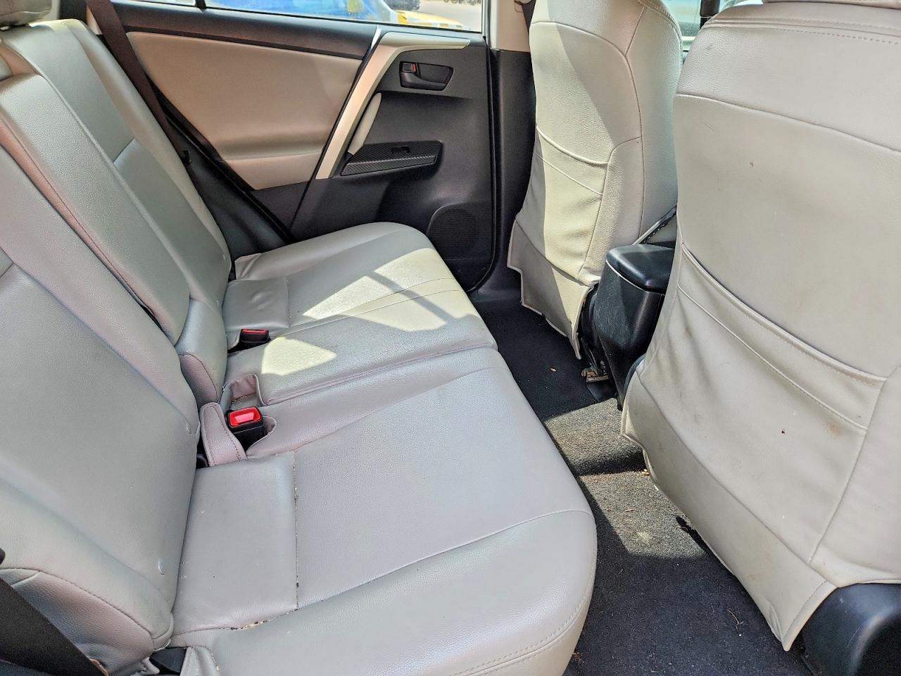 2014 TOYOTA RAV4 LE photo 11