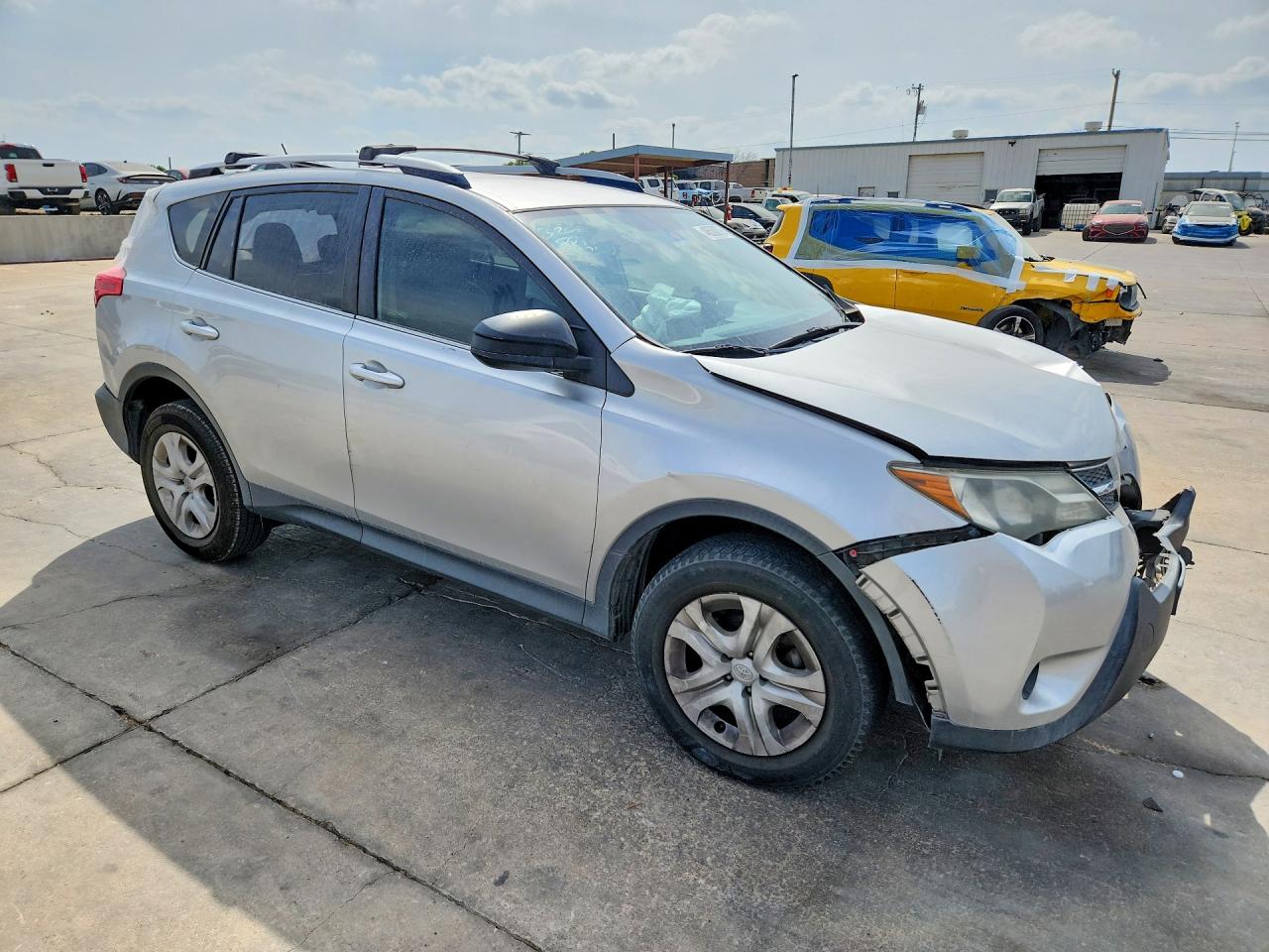 2014 TOYOTA RAV4 LE photo 4