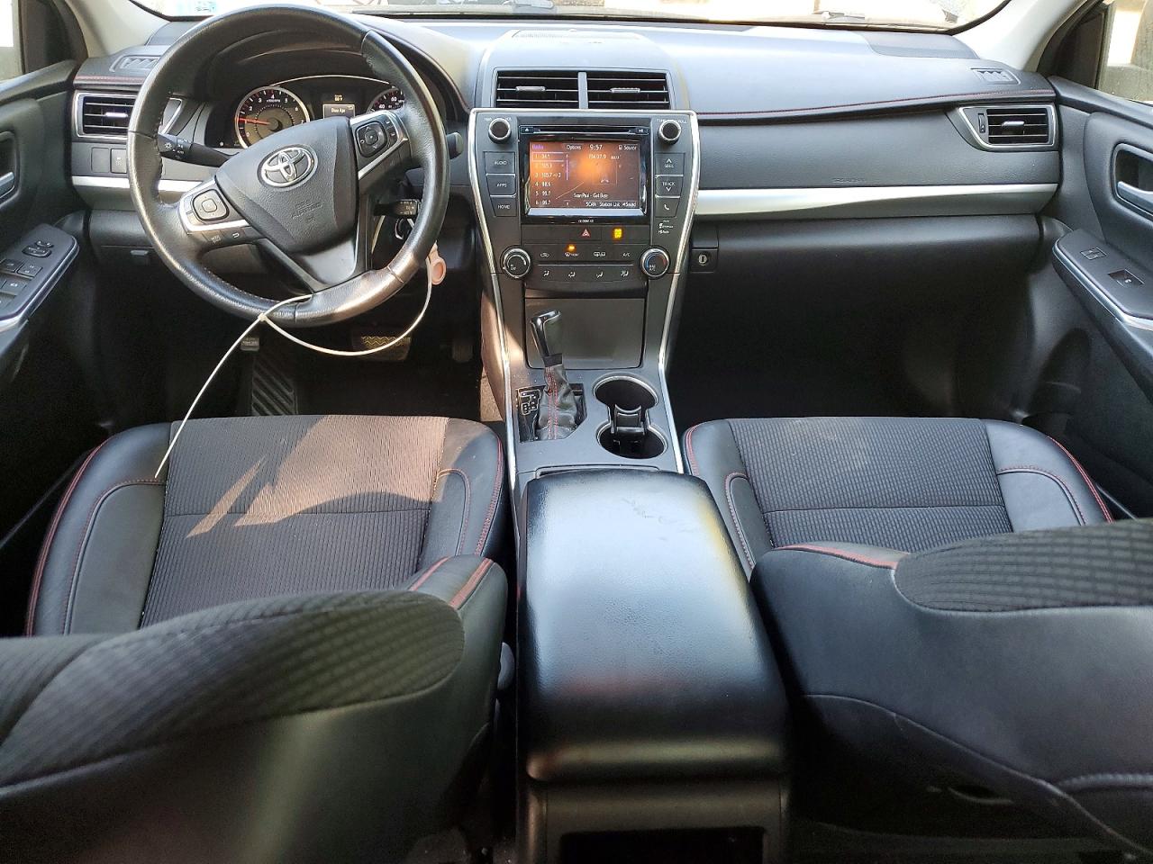 2017 TOYOTA CAMRY LE photo 22