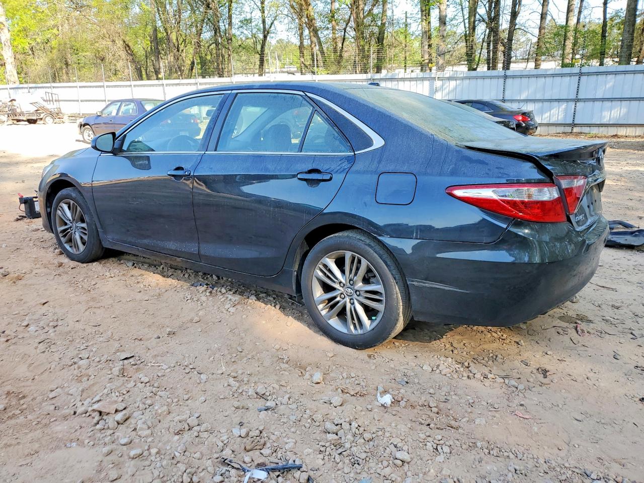 2017 TOYOTA CAMRY LE photo 4