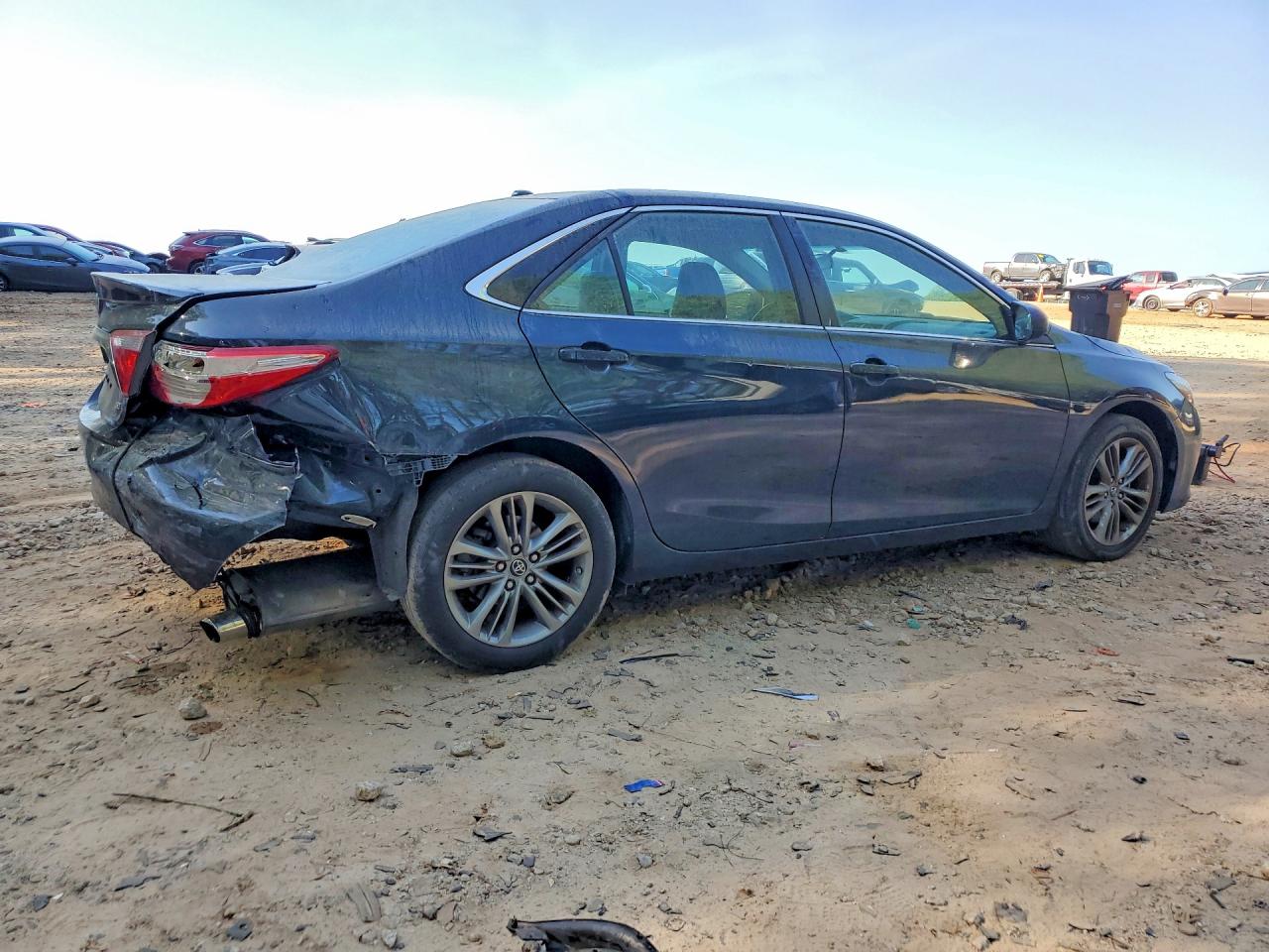 2017 TOYOTA CAMRY LE photo 7