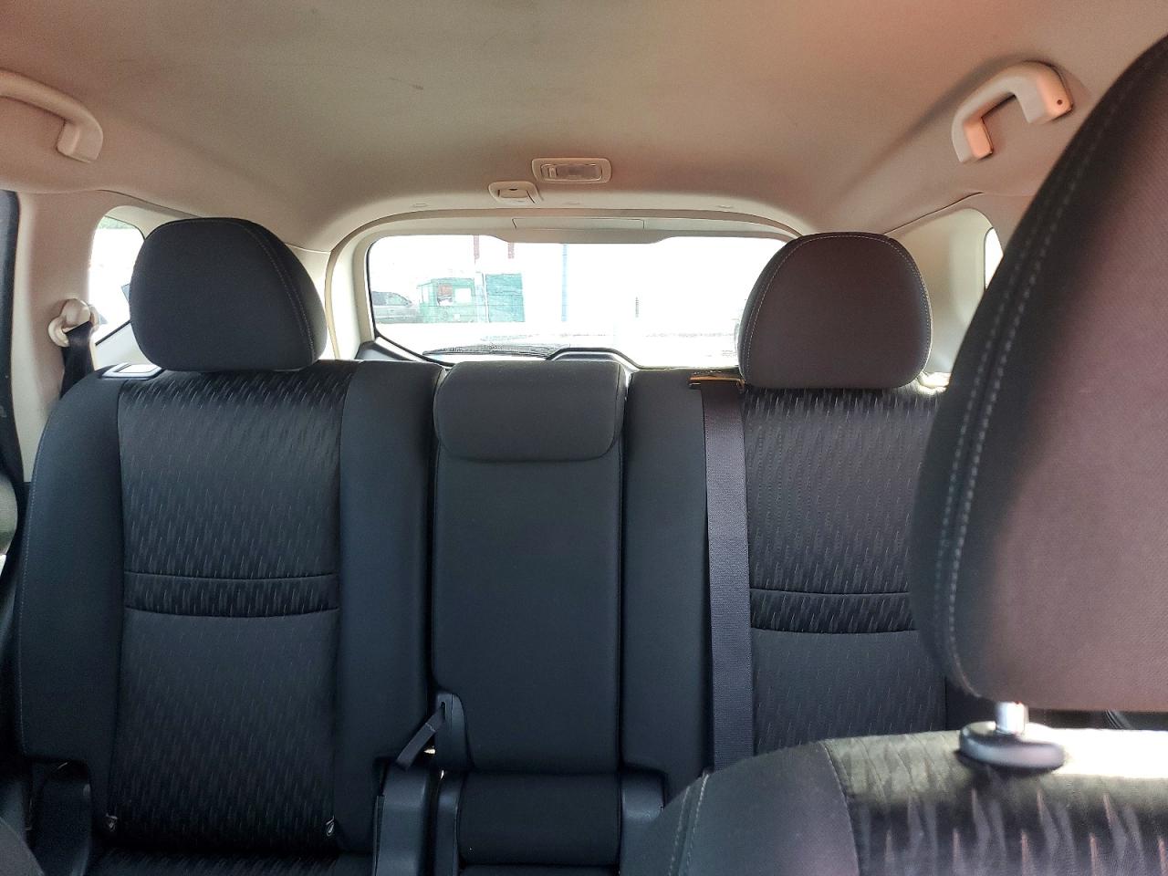 2017 NISSAN ROGUE SV photo 28