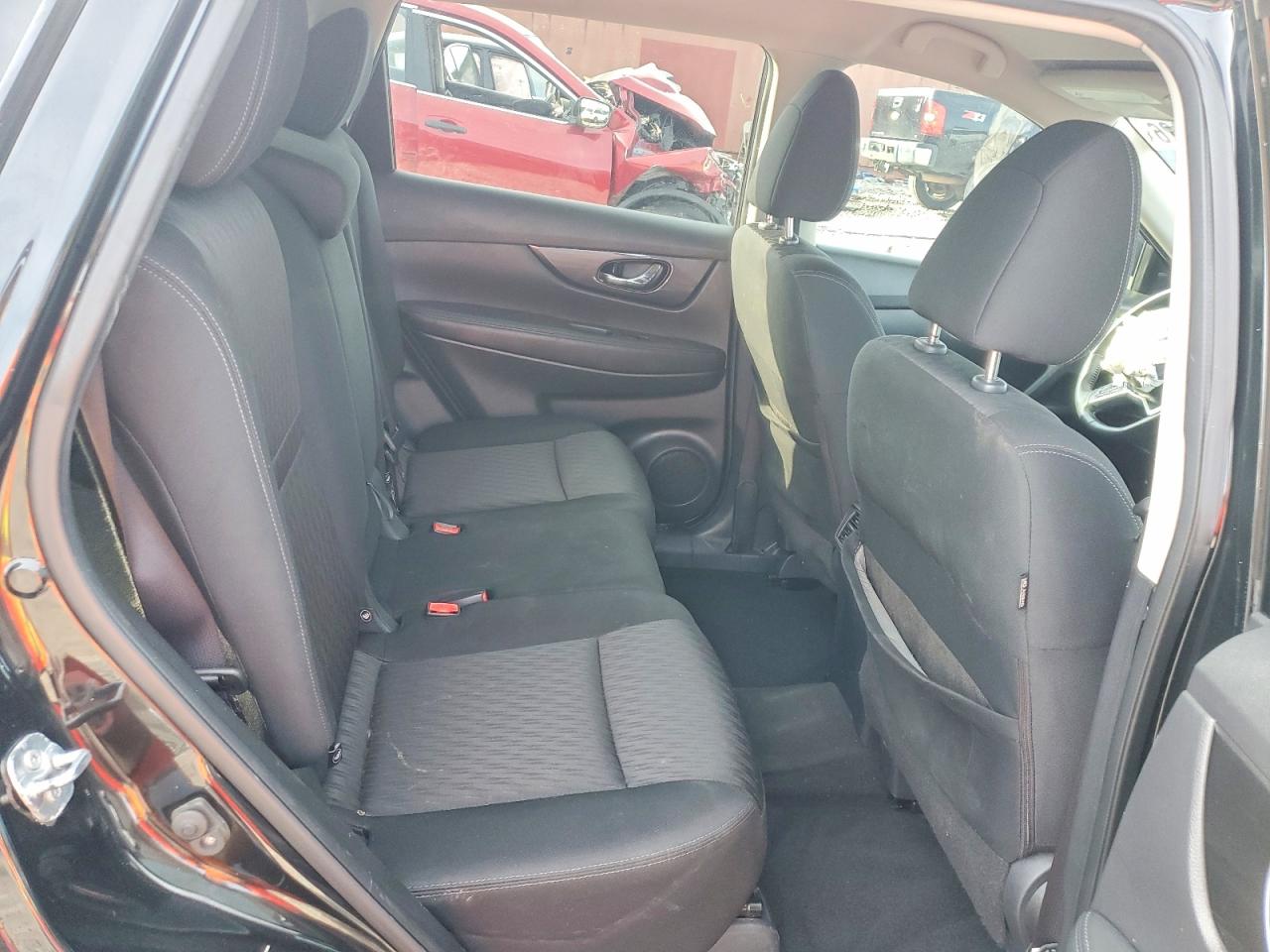 2017 NISSAN ROGUE SV photo 31